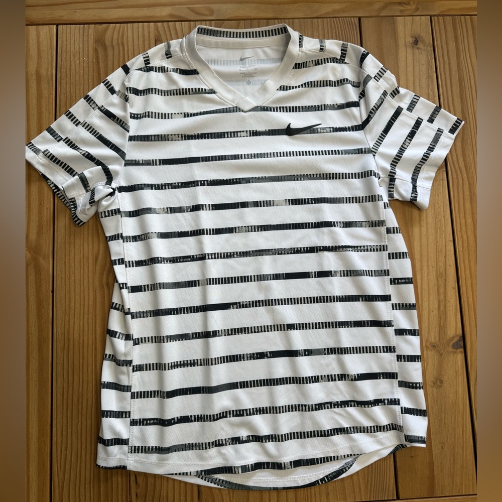 Nike mens tennis shirt
